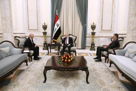 السفير الفلسطيني لدى العراق احمد عقل يلتقي الرئيس العراقي